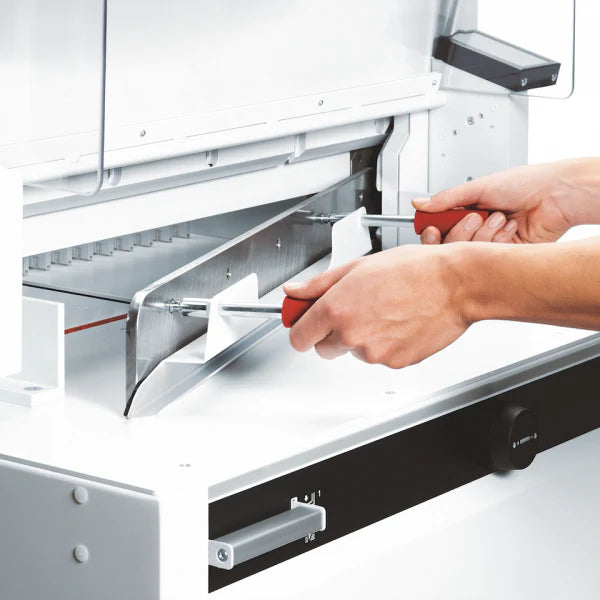 MBM Triumph 6655 Automatic Programmable Cutter